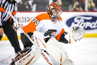 Flyers wisely leaning on Carter Hart as a mentor for backup goalies