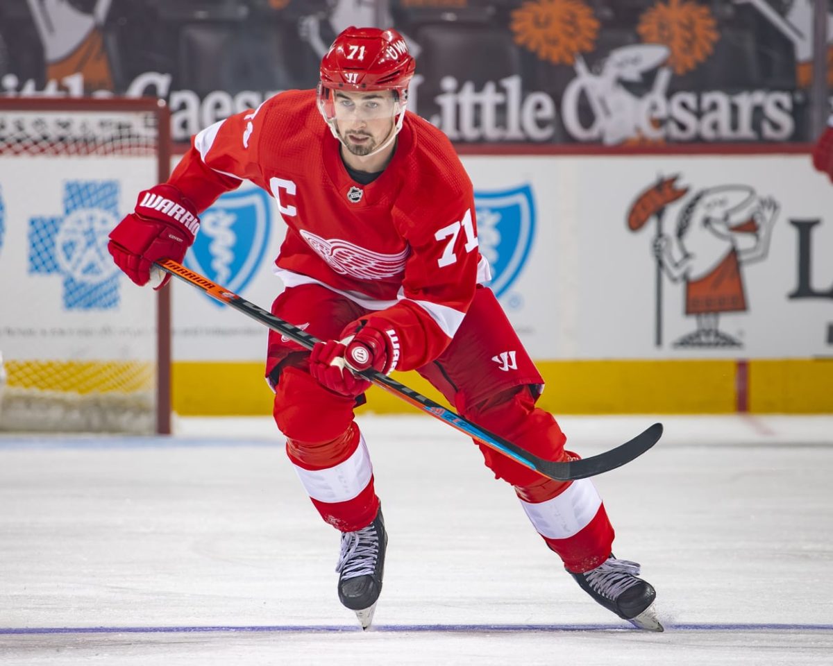 New dad Tyler Bertuzzi dismisses trade talk, committed to Red Wings 