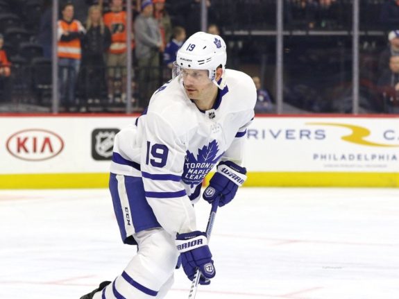 Wayne Simmonds appears to be back in the fold for the Leafs - HockeyFeed