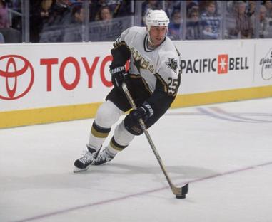 NHL Series 11 Joe Nieuwendyk Action Figure Toronto Maple Leafs #25