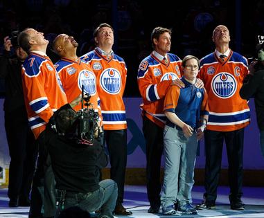 Edmonton Oilers history: Wayne Gretzky notches hat-trick in win