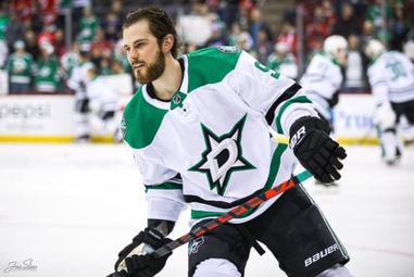 Tyler Seguin skates with Stars for first time since offseason hip