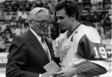 Hull was a legend before he came to Hockeytown - Vintage Detroit