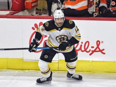 Bruins' Torey Krug, Reilly Smith sign cap-friendly deals