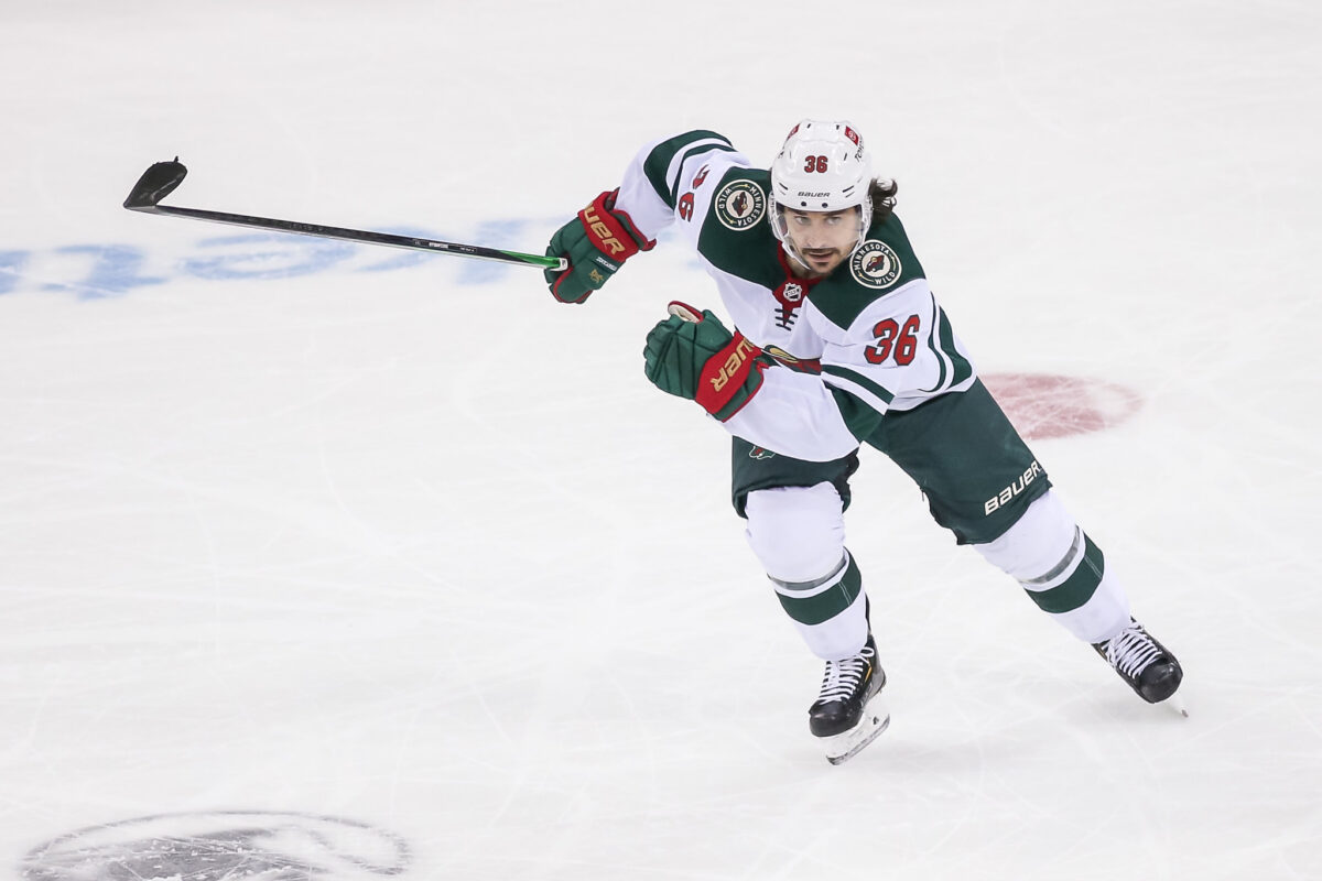 Wild sign right wings Zuccarello and Foligno to contract