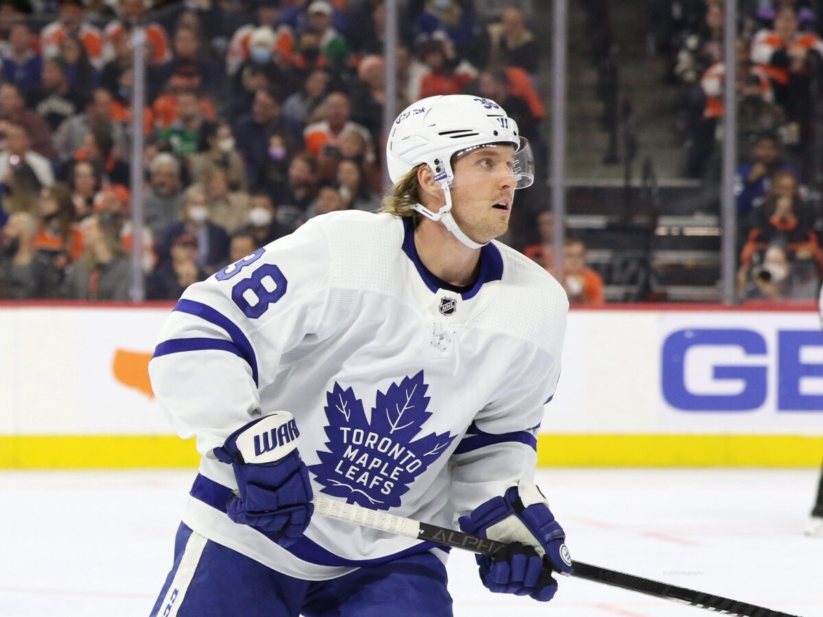 Maple Leafs, Rasmus Sandin finally agree on two-year contract