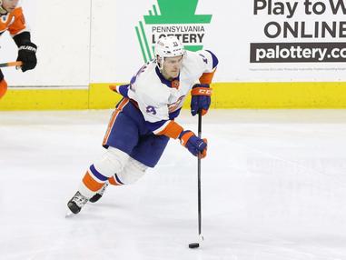 Barzal has been in quarantine for 1 day and based on his new pfp he's in  crisis : r/NewYorkIslanders