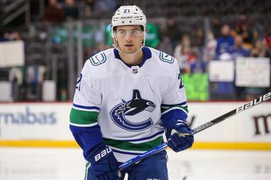 VANCOUVER CANUCKS SIGN SOLID 4TH LINER TO GREAT CONTRACT: CURTIS LAZAR (Boston  Bruins NHL News 2022) 