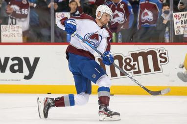 Valeri Nichushkin re-signs with Avalanche for 8 years