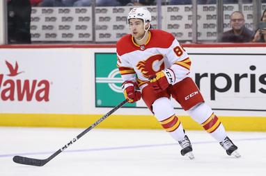 Mangiapane paces Calgary Flames to season-opening 5-3 win over Jets 