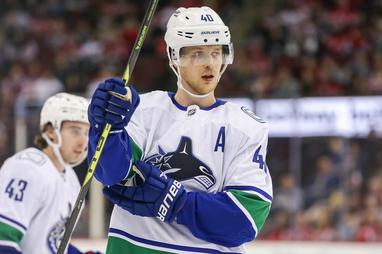 Elias Pettersson not in rush to sign contract extension with Canucks