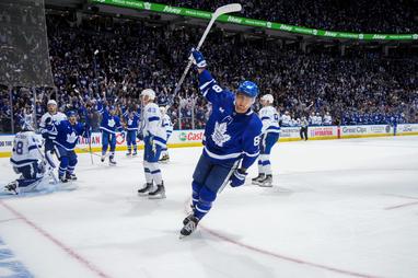 Steven Stamkos makes ballyhooed return to Toronto after bypassing the Maple  Leafs in free agency