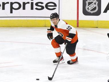 Blackhawks beat Flyers in wild Stanley Cup opener